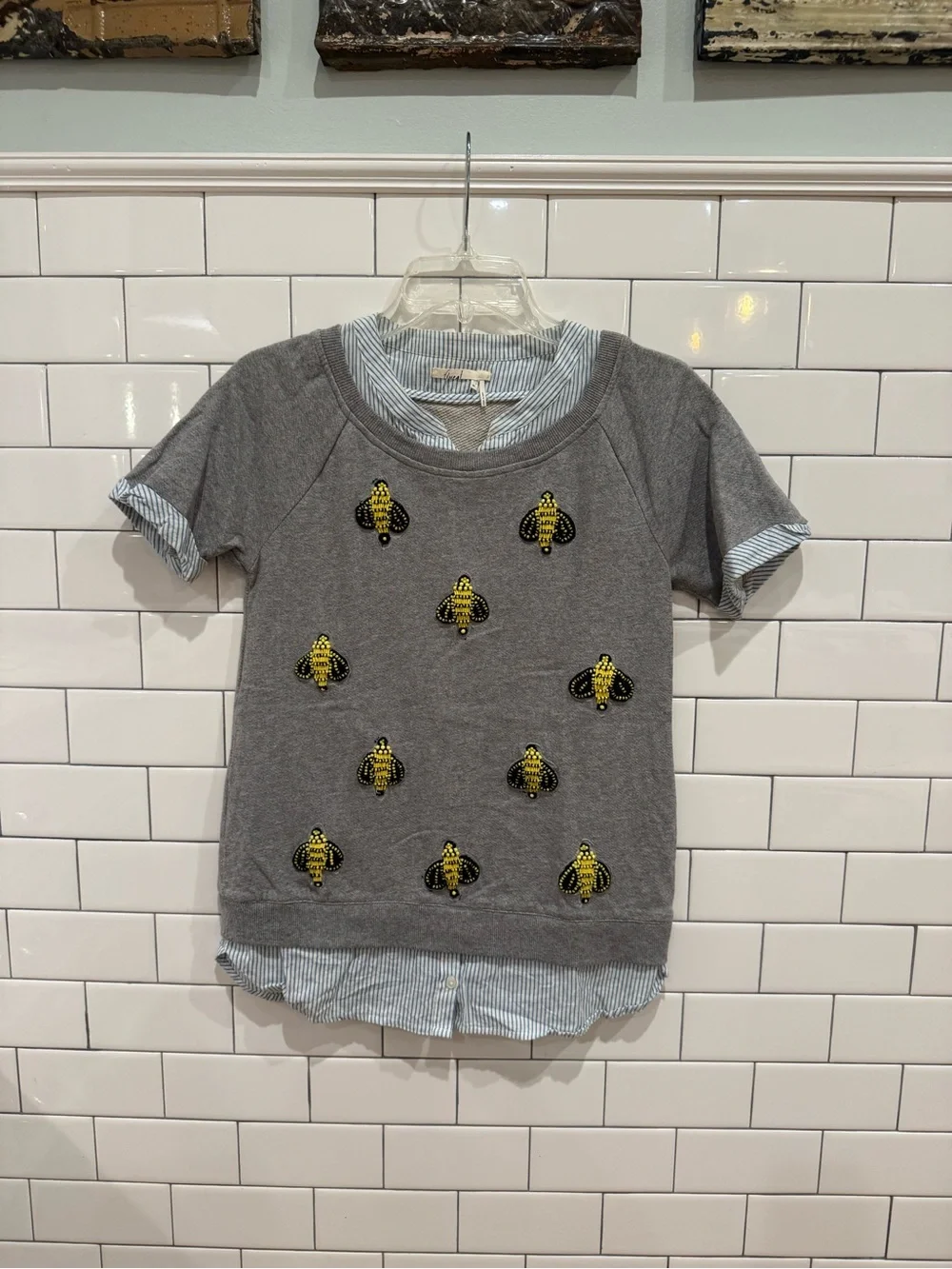 Anthropologie Floreat Gray Short-Sleeve Sweatshirt with Yellow Bee Embroidery - Picture 1 of 5